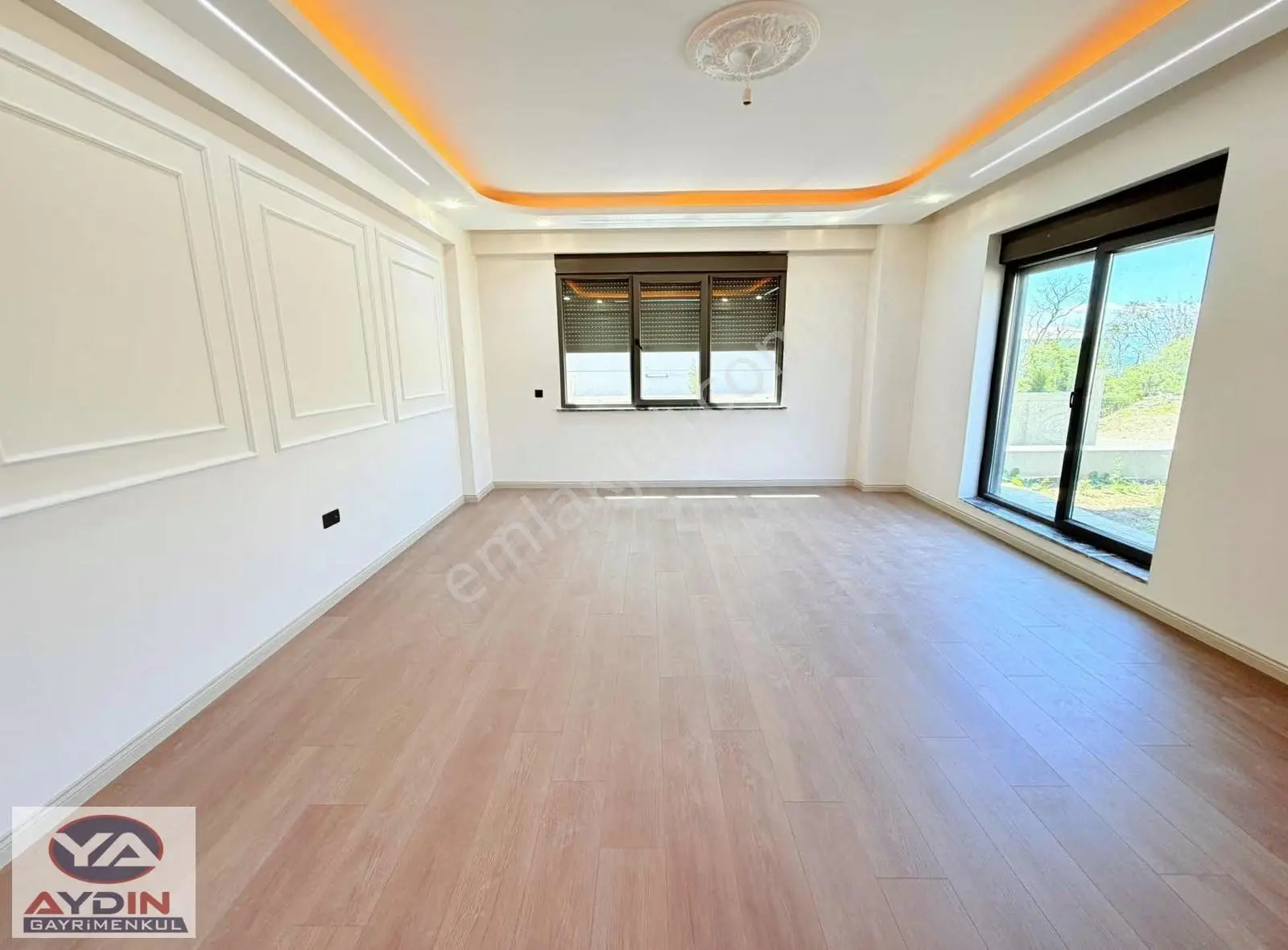 Darıca Sahilde Villa Konseptinde Satılık Lüks Bahçe Dubleksi