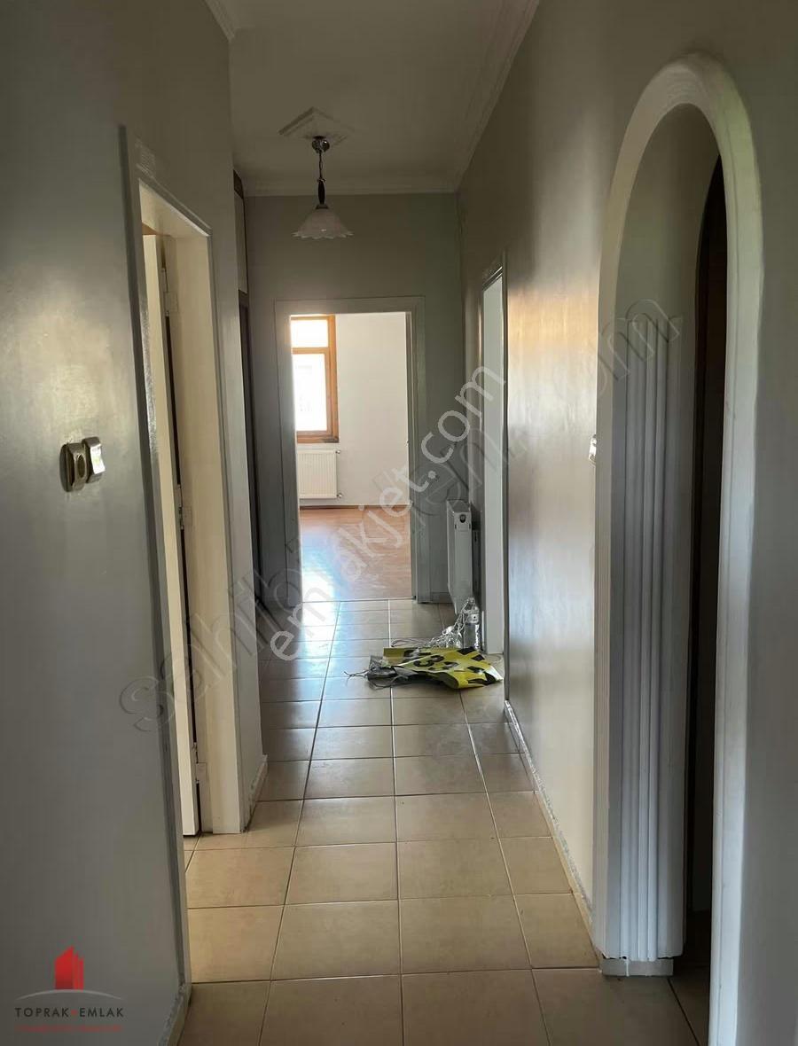 Entepe Avm Yakınında Geniş Bakımlı 3+1 Kiralık Daire - Görsel 3