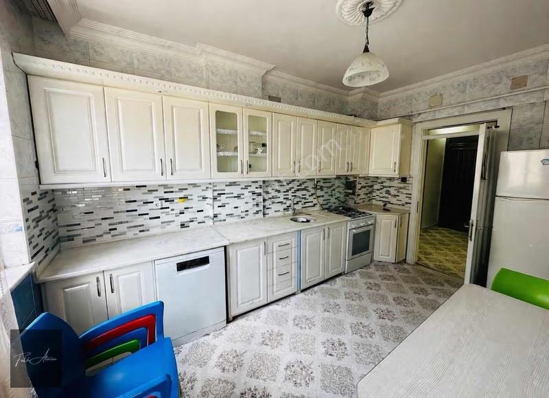 İster Eşyalı İster Eşyasız Kiralık Arakat 3+1 Daire - Görsel 3