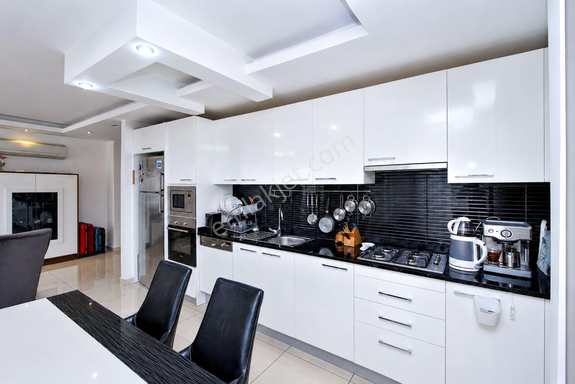 Cikcilli'de Prestijli Sitede Geniş Eşyalı 2+1 Daire - Görsel 8