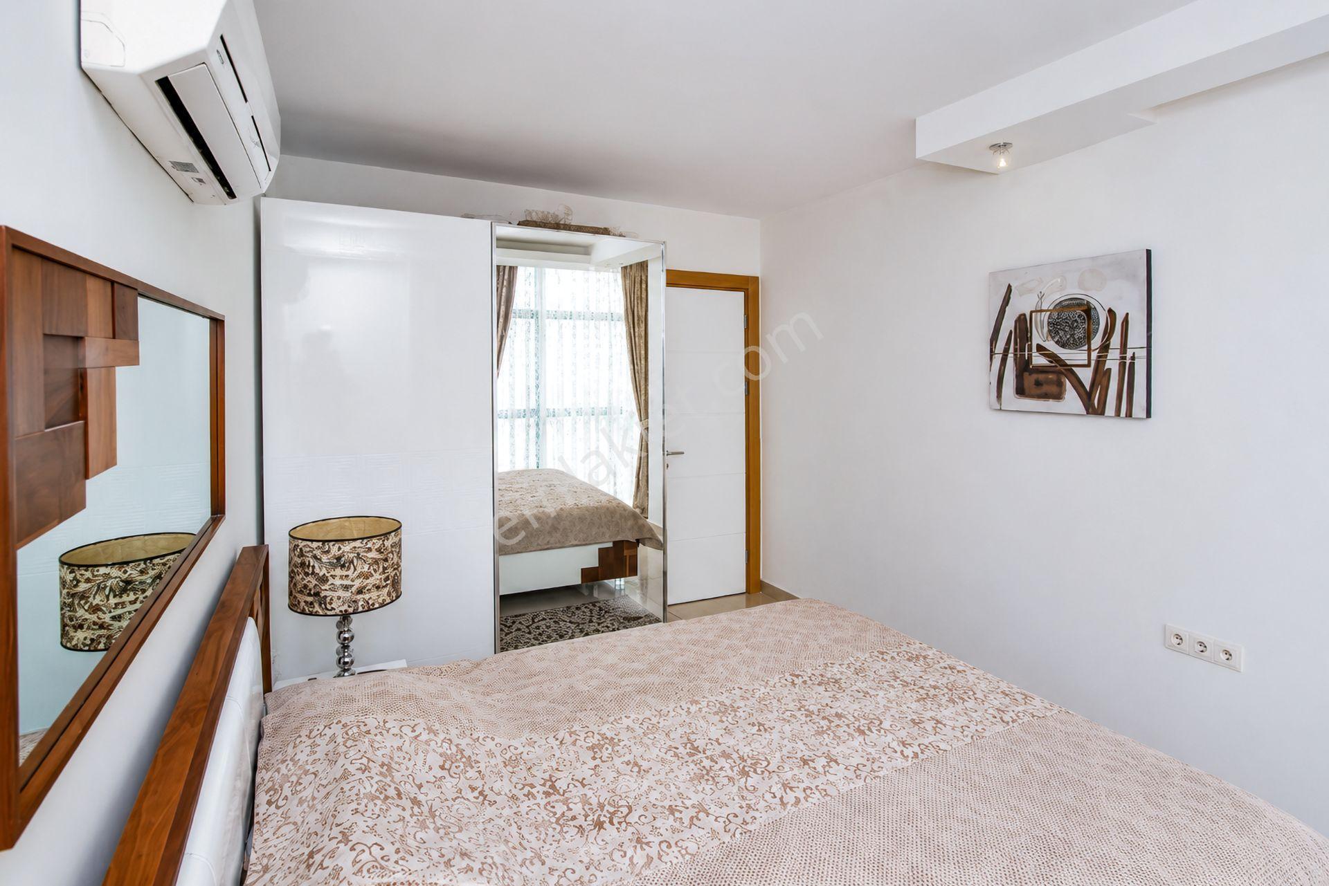 Cikcilli'de Prestijli Sitede Geniş Eşyalı 2+1 Daire - Görsel 12