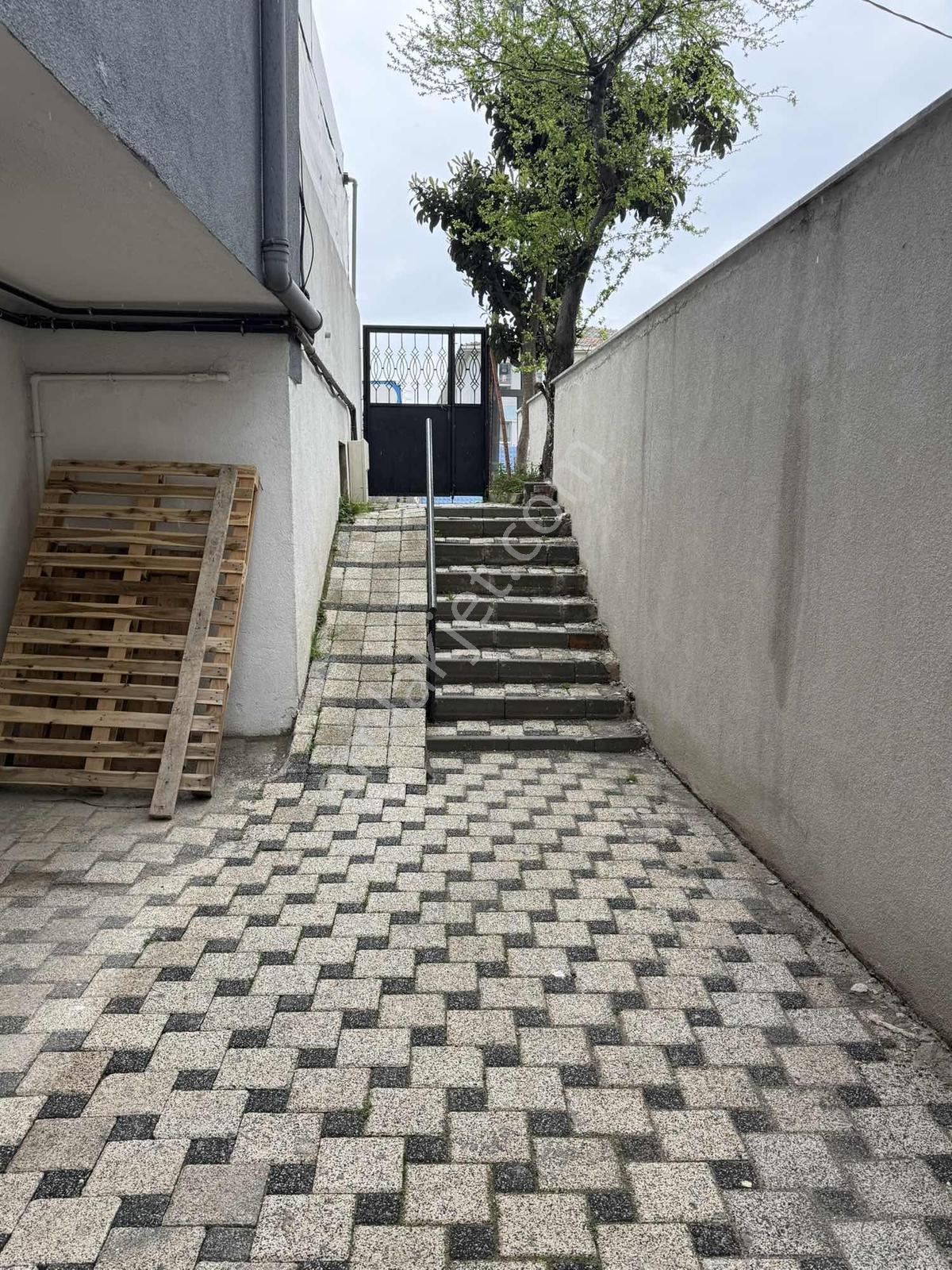 Kayışdağ Mah.y Tepe Ünv 300 Metre 1+1.4 Kat Ful Eşyalı 40m2 - Görsel 14