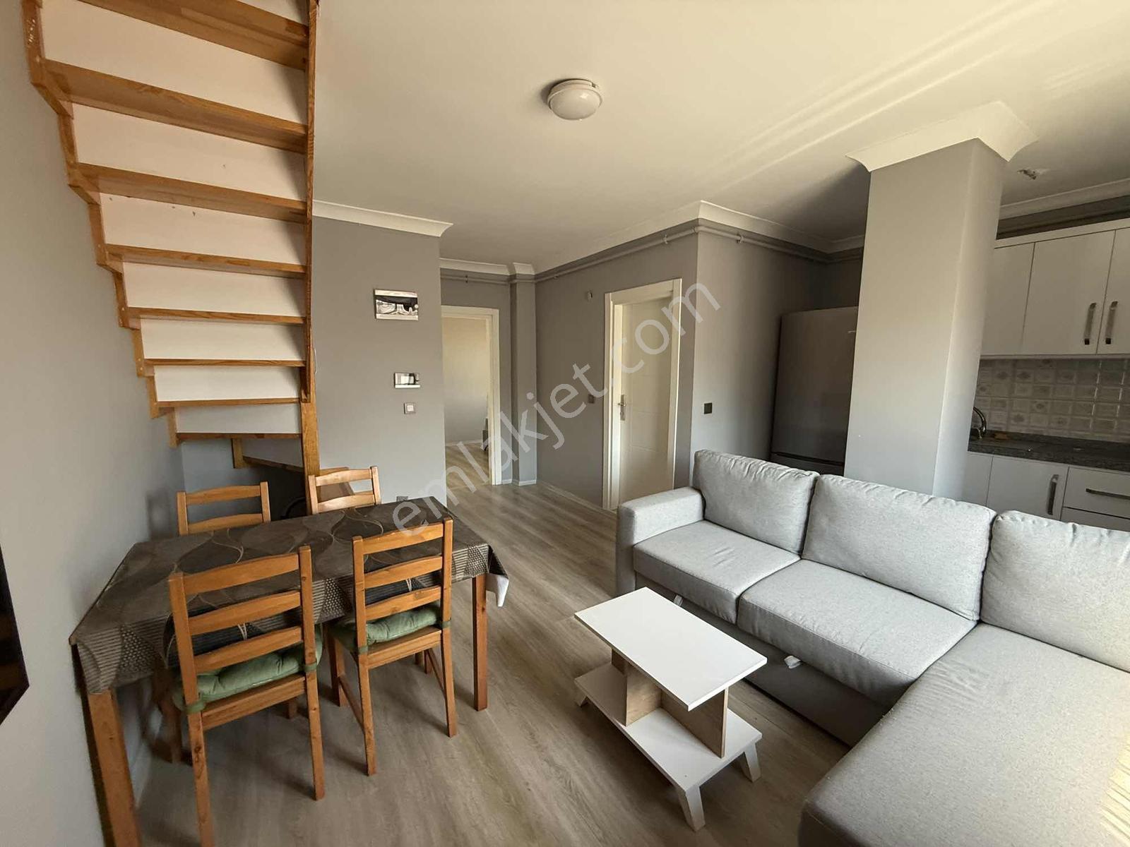 Kayışdağ Mah.y Tepe Ünv 300 Metre 1+1.4 Kat Ful Eşyalı 40m2 - Görsel 2