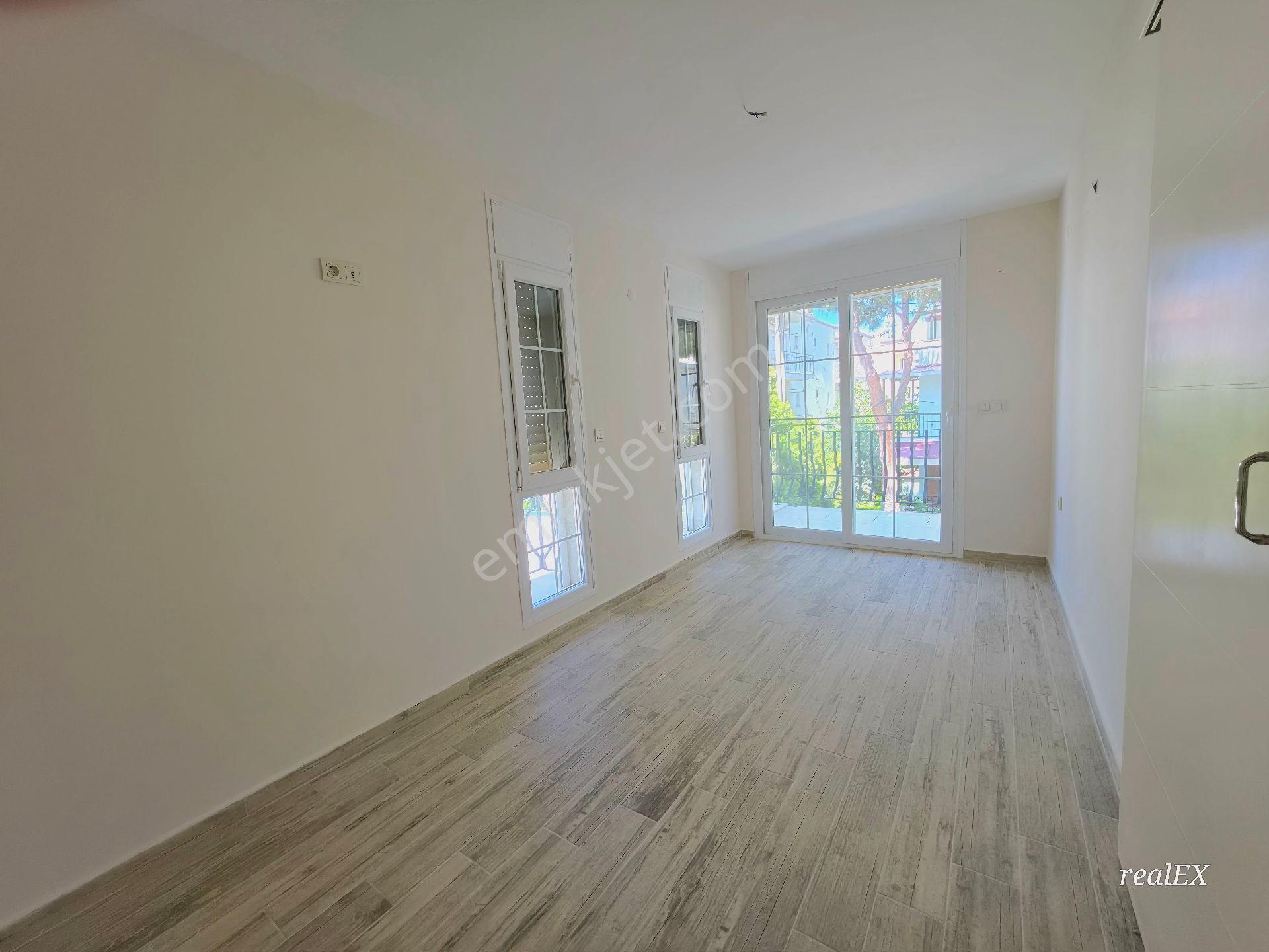 Özdere Çukuraltı Merkezde Geniş Odalı 3+1 Villa - Görsel 16