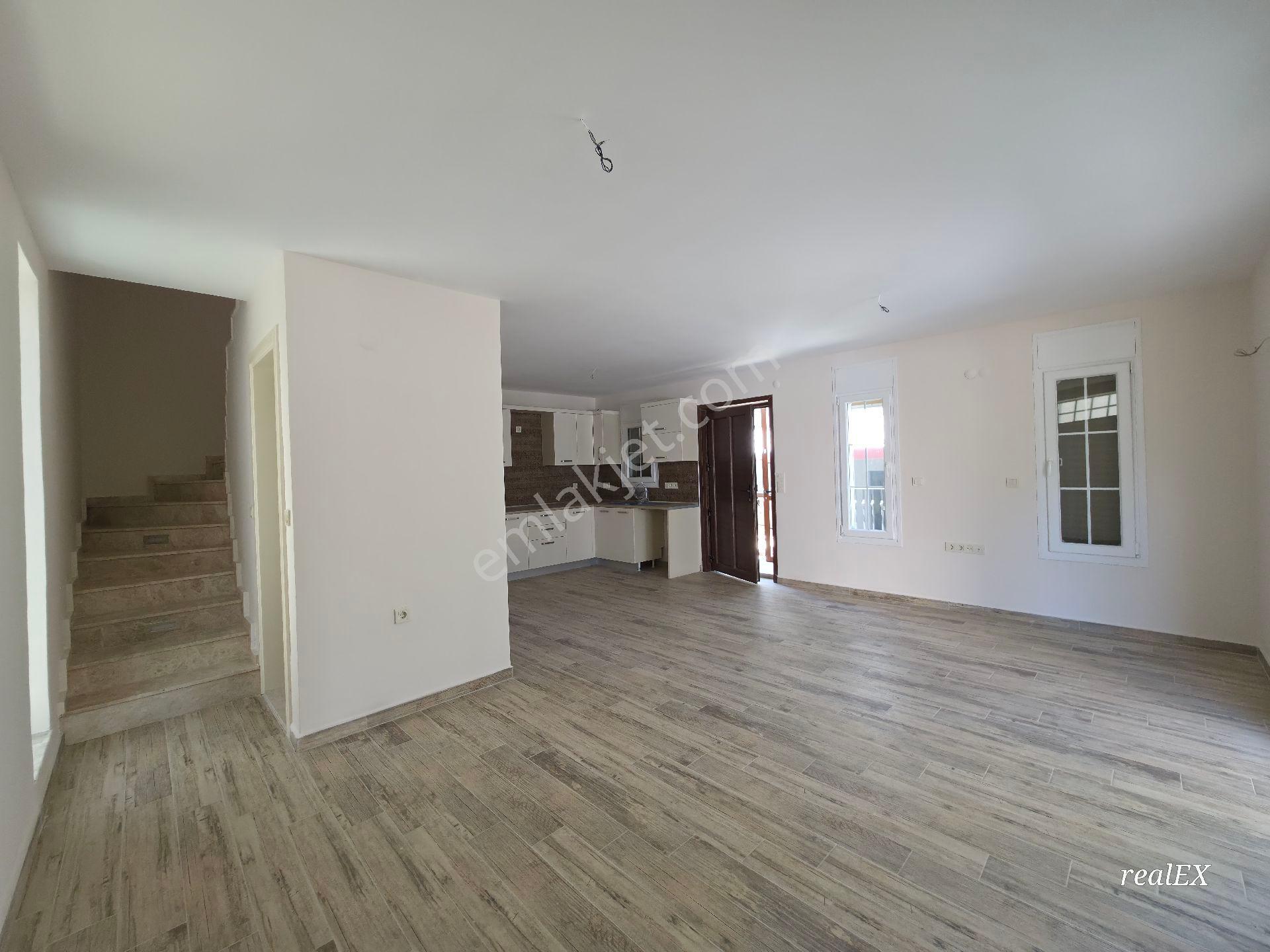 Özdere Çukuraltı Merkezde Geniş Odalı 3+1 Villa - Görsel 18
