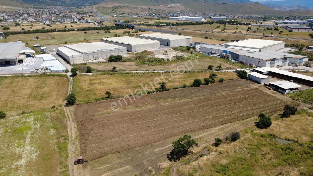 Helvacıda 8243m2 Yola Cephe Depoların Olduğu Yerde Tarla - Görsel 28