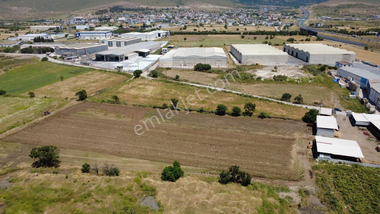 Helvacıda 8243m2 Yola Cephe Depoların Olduğu Yerde Tarla - Görsel 2
