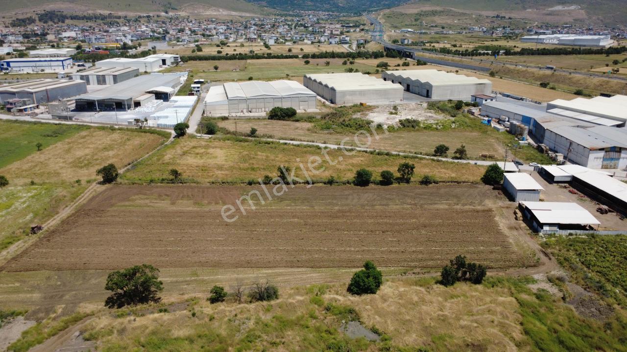 Helvacıda 8243m2 Yola Cephe Depoların Olduğu Yerde Tarla - Görsel 9