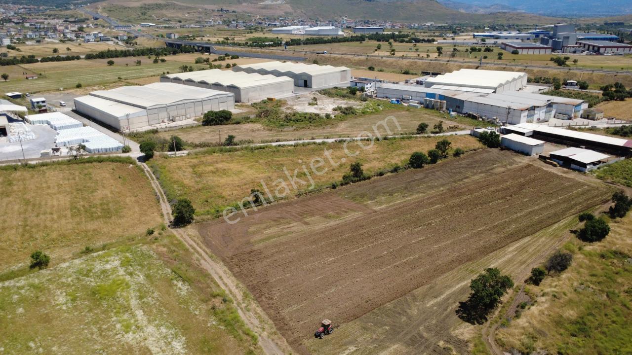 Helvacıda 8243m2 Yola Cephe Depoların Olduğu Yerde Tarla - Görsel 18