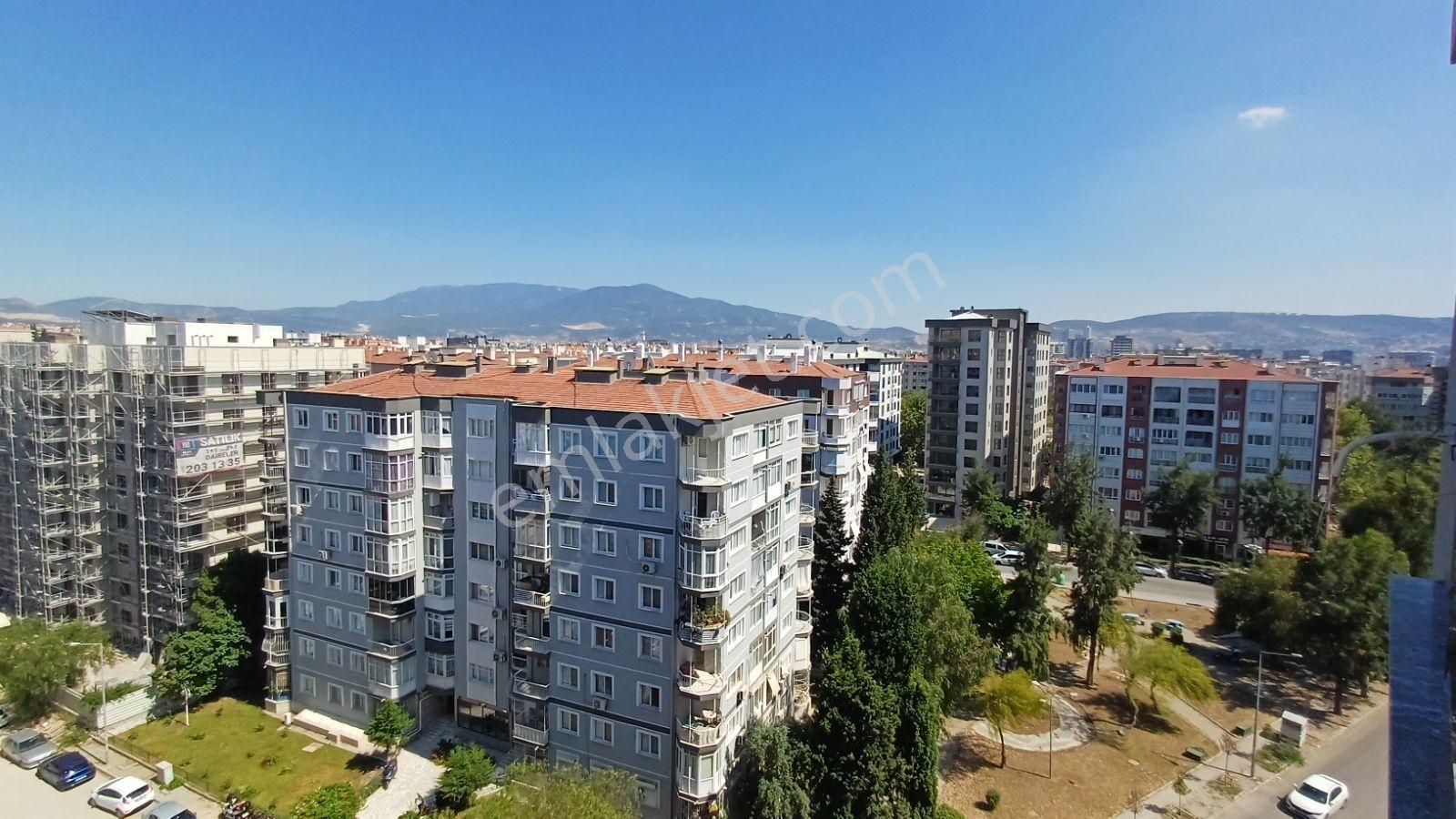 Bayraklı'da Cadde Üzerinde Köşe Konumda Sıfır Satılık 3+1 Daire - Görsel 6