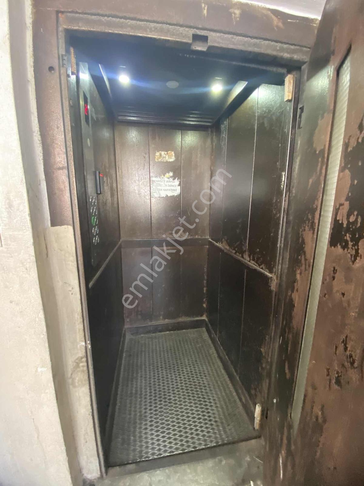 Sanayide Asansörlü Binada 300 M2 2.kat Kiralık İş Yeri - Görsel 10