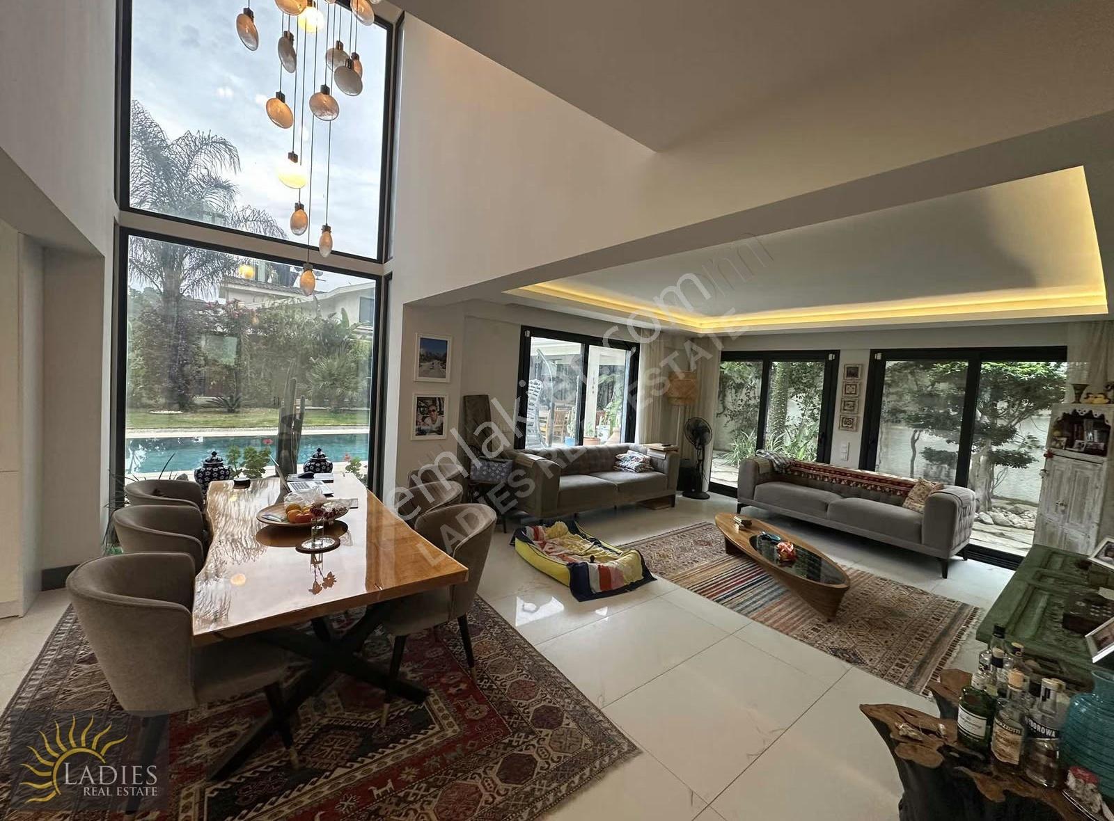 Muğla Göcek'te 4+1 Tam Müstakil Lüks Villa ( 4 Ebeveyn Banyolu)