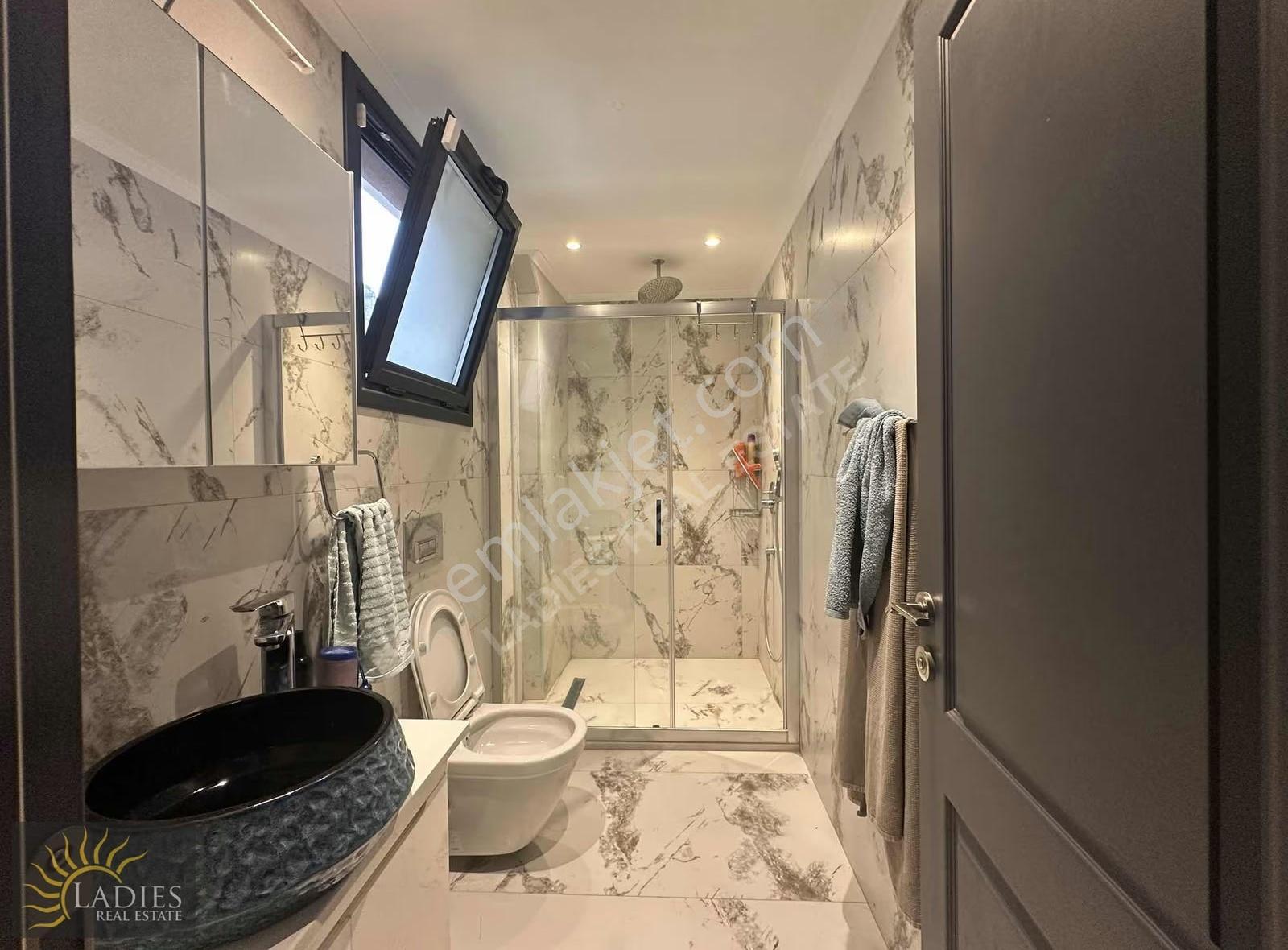 Muğla Göcek'te 4+1 Tam Müstakil Lüks Villa ( 4 Ebeveyn Banyolu) - Görsel 8