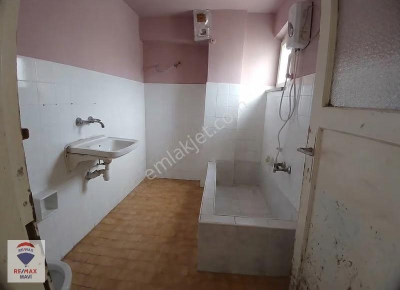 Remax Mavi'den Adapazarı'nda Merkezi 3+1 Kiralık Dairemiz - Görsel 2