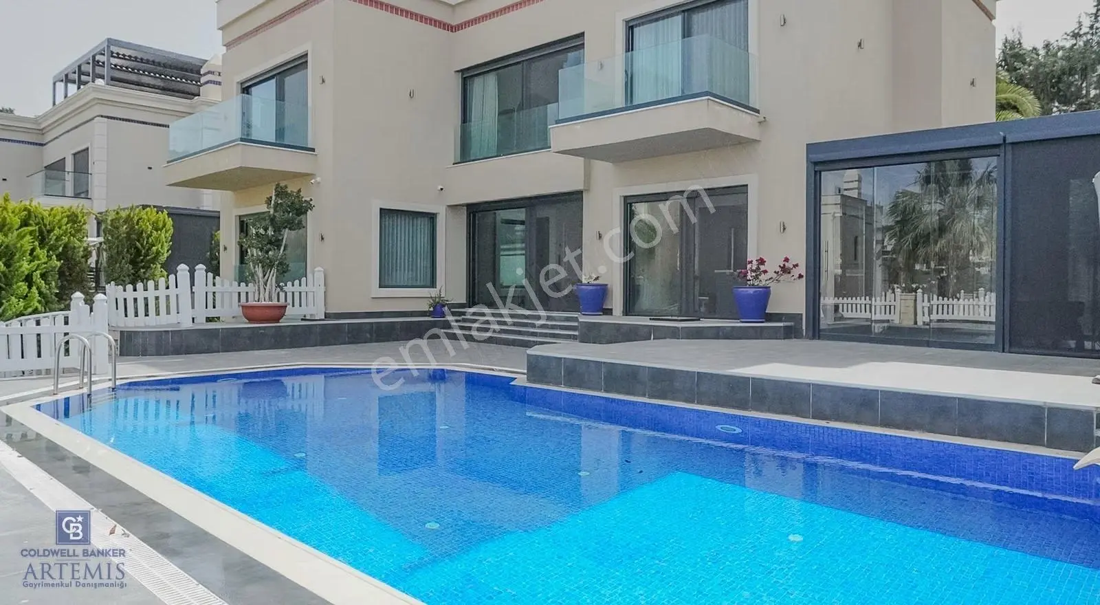 Bodrum Hebil Koyunda Özel Havuzlu Şömineli Lüks 6+2 Villa