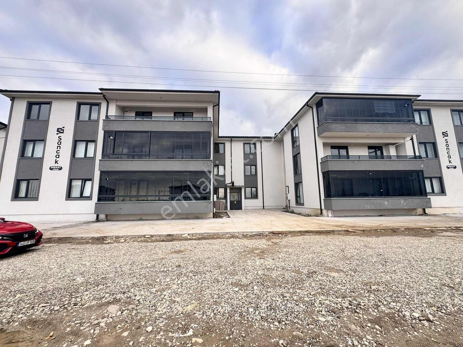 Sancak Emlak'tan Ömercikler Mahallesinde Kiralık Zemin Kat 2+1