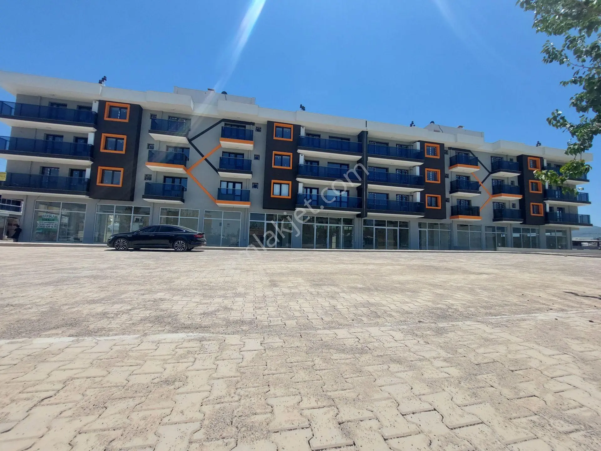 Otokent Yakını Geniş Cepheli 540m2 Kurumsala Uygun Dükkan