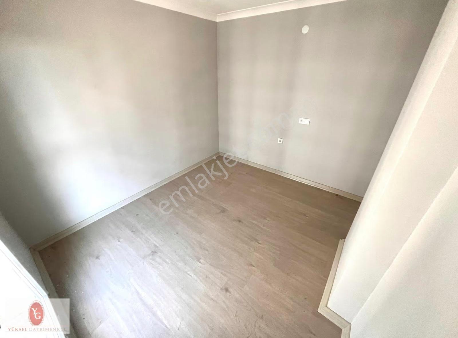 **yükselden Kadıköyde Yüzme Havuzlu Site İçinde Geniş 1+1 Daire*