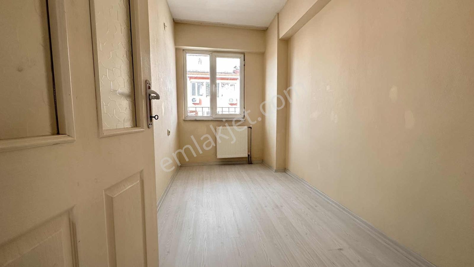 Reşadiye Mahalesi'inde 3+1 Kiralık Ara Kat Daire - Görsel 16
