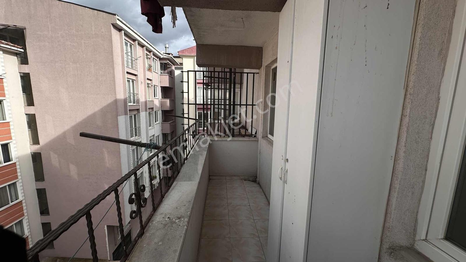 Reşadiye Mahalesi'inde 3+1 Kiralık Ara Kat Daire - Görsel 23