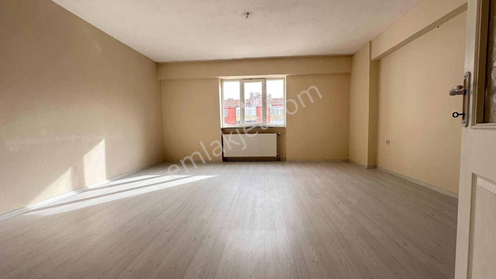 Reşadiye Mahalesi'inde 3+1 Kiralık Ara Kat Daire - Görsel 26