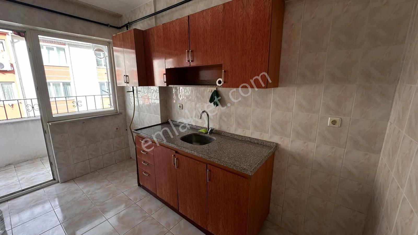 Reşadiye Mahalesi'inde 3+1 Kiralık Ara Kat Daire - Görsel 18