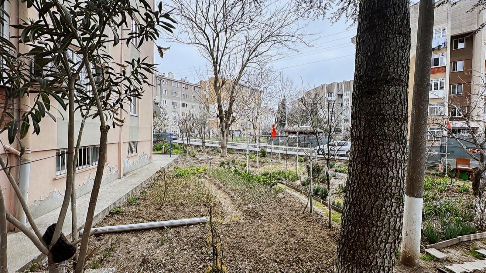 Çorlu Havuzlar Göçmen Konutları Sitesinde, Ara Kat 2+1 Satılık - Görsel 27