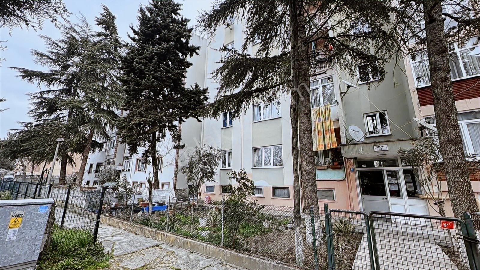 Çorlu Havuzlar Göçmen Konutları Sitesinde, Ara Kat 2+1 Satılık - Görsel 24