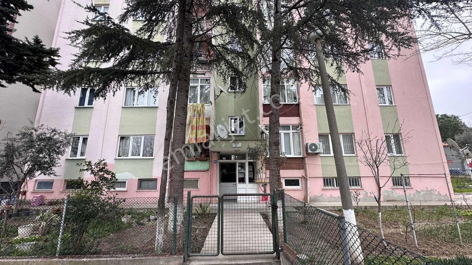 Çorlu Havuzlar Göçmen Konutları Sitesinde, Ara Kat 2+1 Satılık - Görsel 25