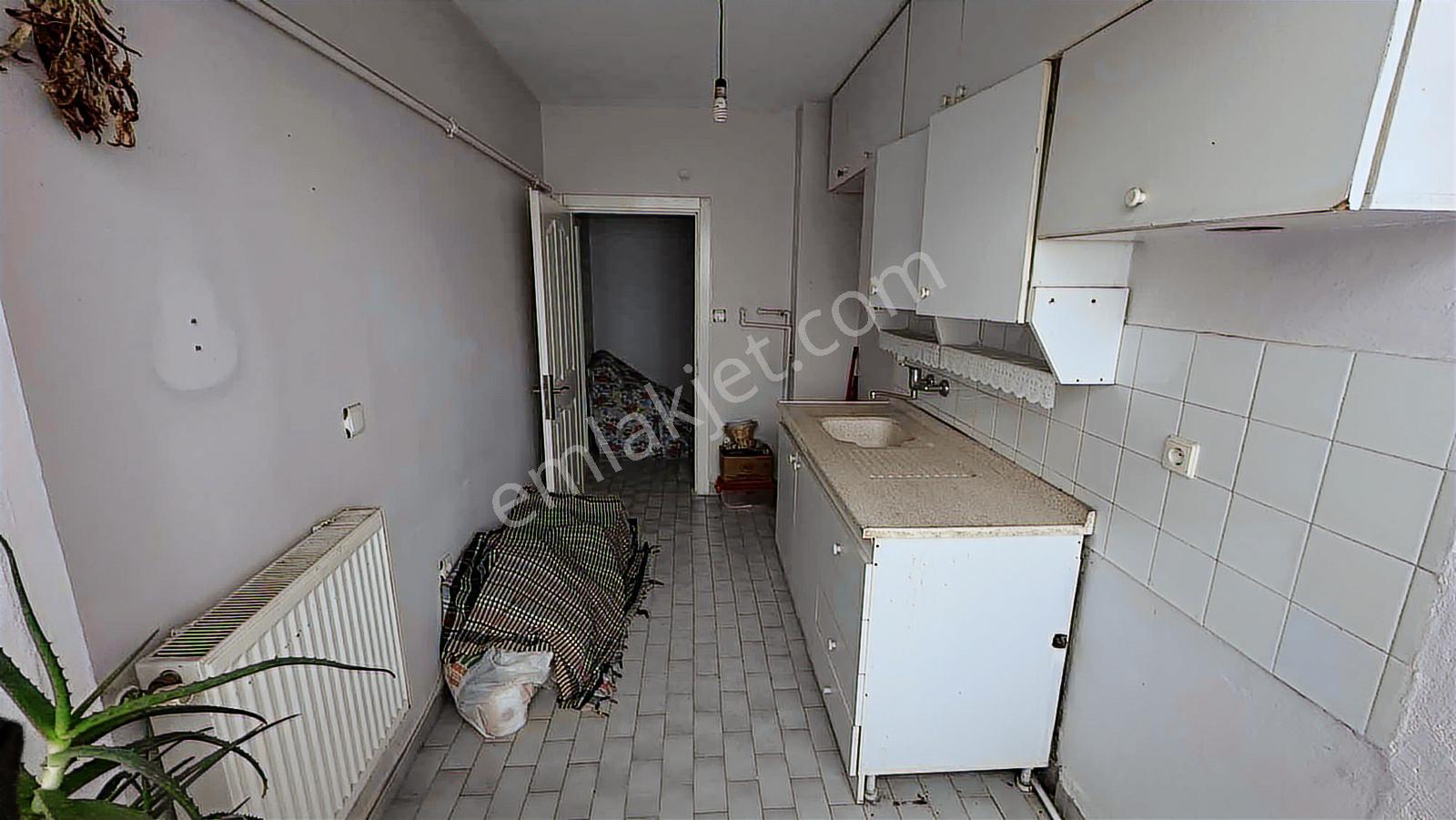 Çorlu Havuzlar Göçmen Konutları Sitesinde, Ara Kat 2+1 Satılık - Görsel 12