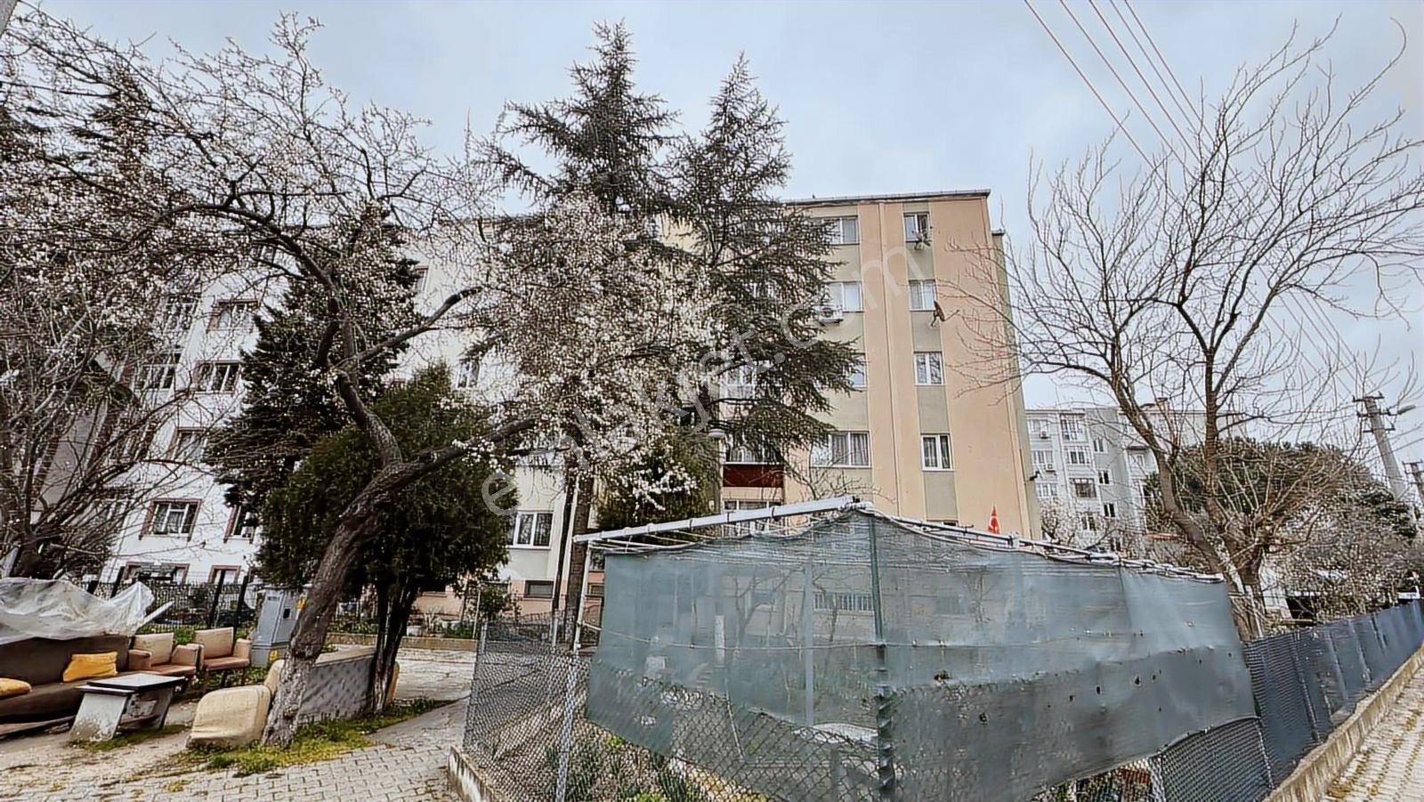 Çorlu Havuzlar Göçmen Konutları Sitesinde, Ara Kat 2+1 Satılık - Görsel 31