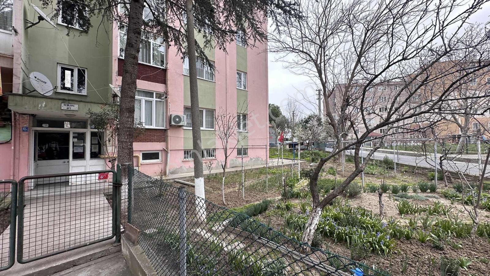 Çorlu Havuzlar Göçmen Konutları Sitesinde, Ara Kat 2+1 Satılık - Görsel 18