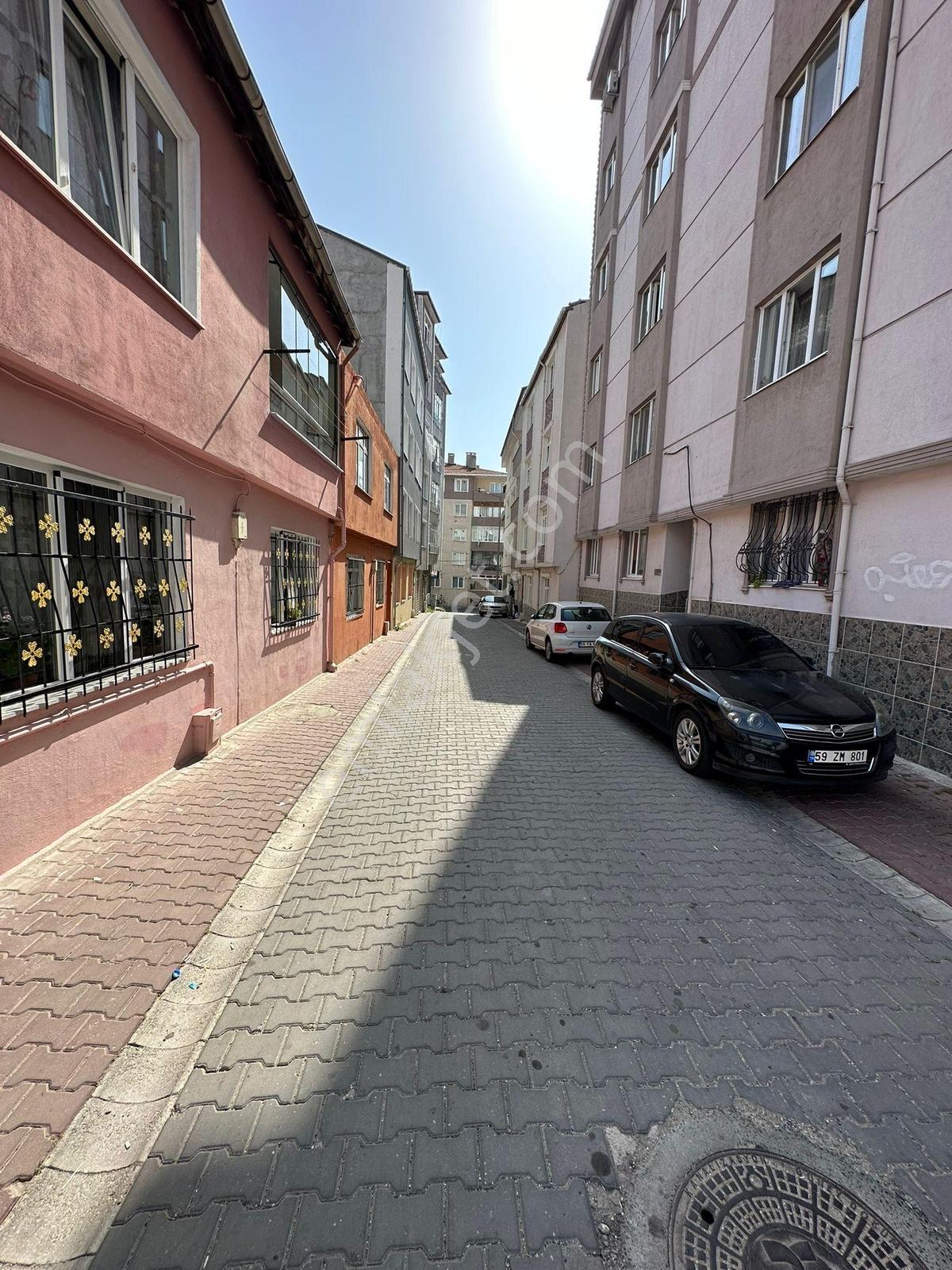 Reşadiye Mahallesi Satılık 3+1 4.kat Asansörlü İskanlı Acilllll - Görsel 18
