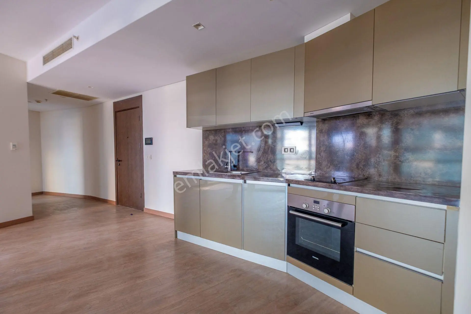 Nef 22 Ataköy'de Büyük 1+1 Satılık Residence Büyük Balkonlu - Görsel 4