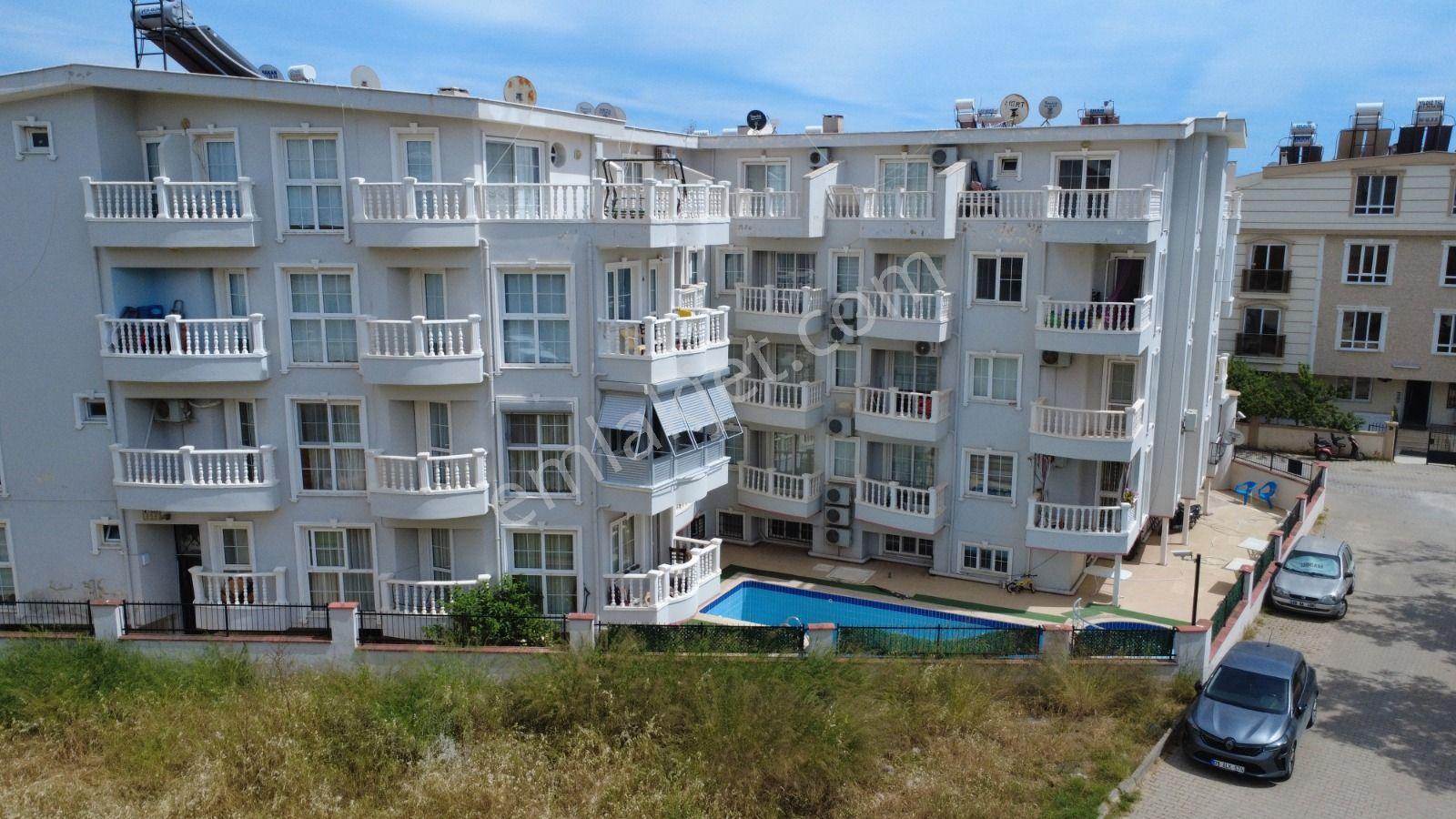 Efeler Mahallesi'nde Havuzlu Sitede Satılık 1+1 Daire - Görsel 3