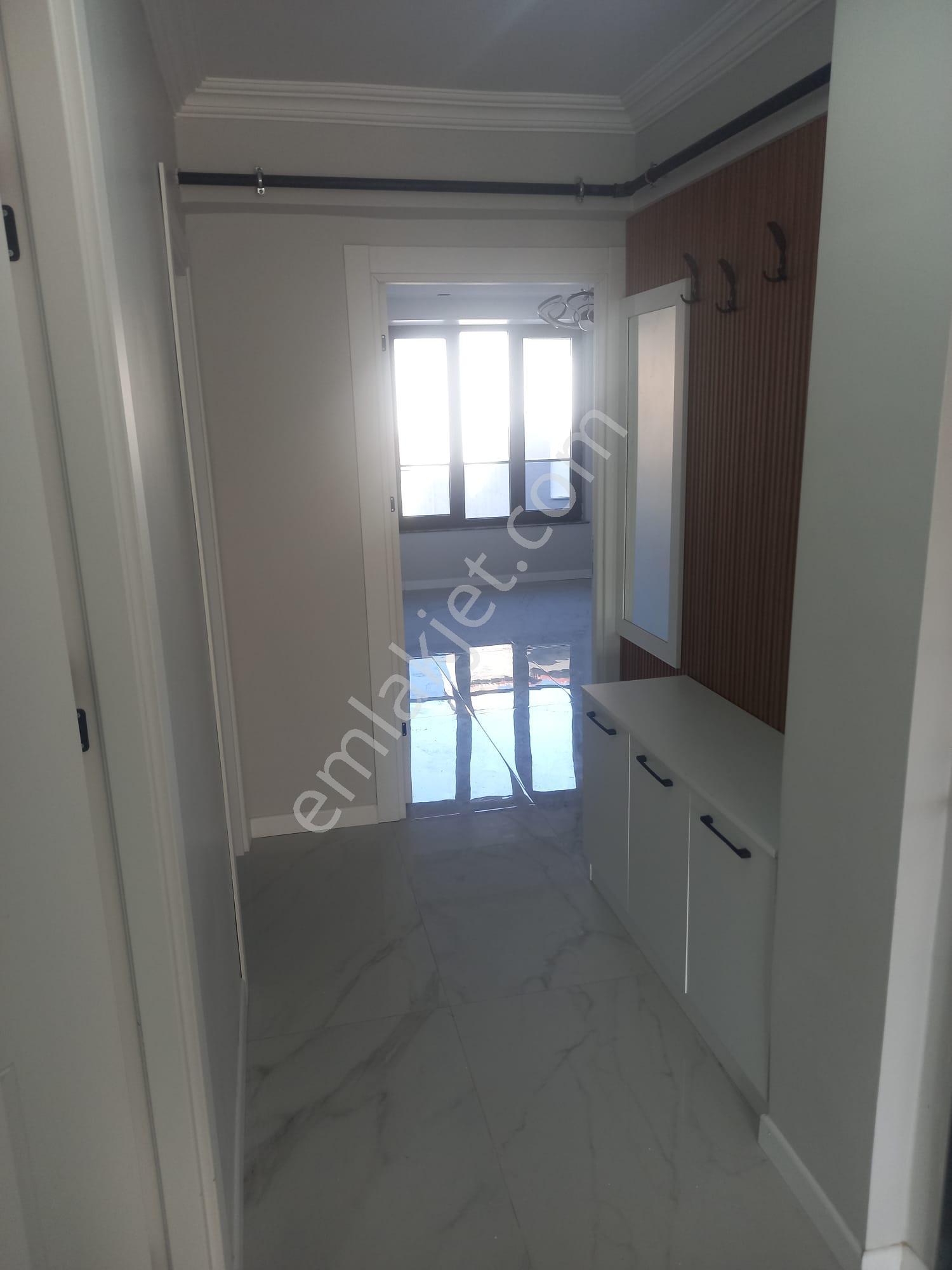 Recep Ümit'ten Esenli Caddesi Yanında Satılık Asansörlü -ferah 2+0 Lux Daire. - Görsel 17