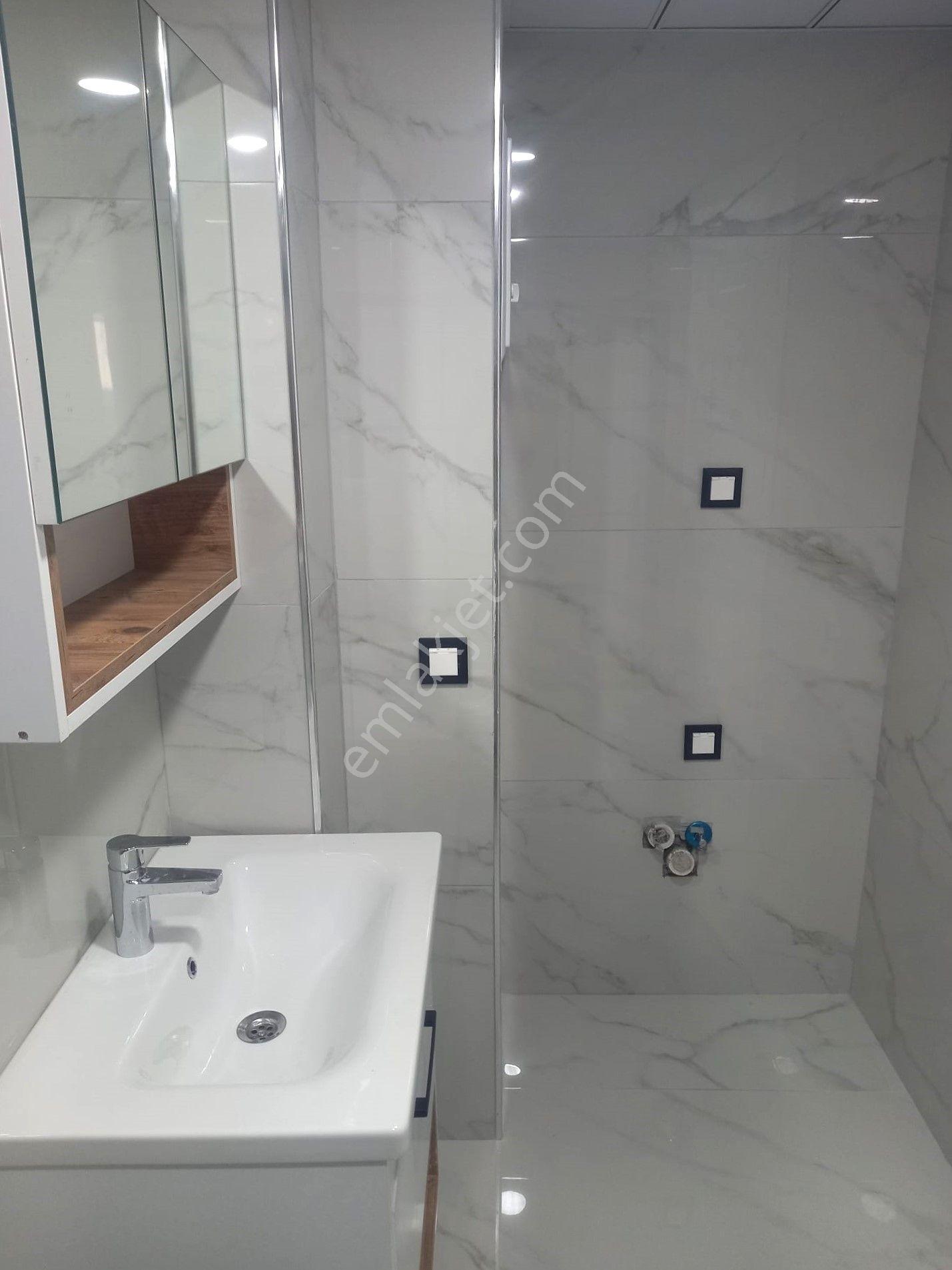 Recep Ümit'ten Esenli Caddesi Yanında Satılık Asansörlü -ferah 2+0 Lux Daire. - Görsel 23