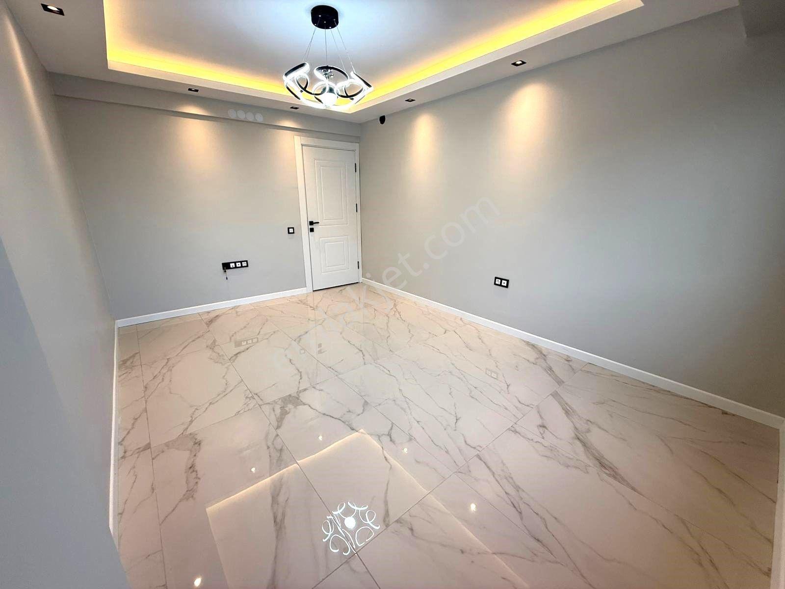 Recep Ümit'ten Esenli Caddesi Yanında Satılık Asansörlü -ferah 2+0 Lux Daire. - Görsel 12