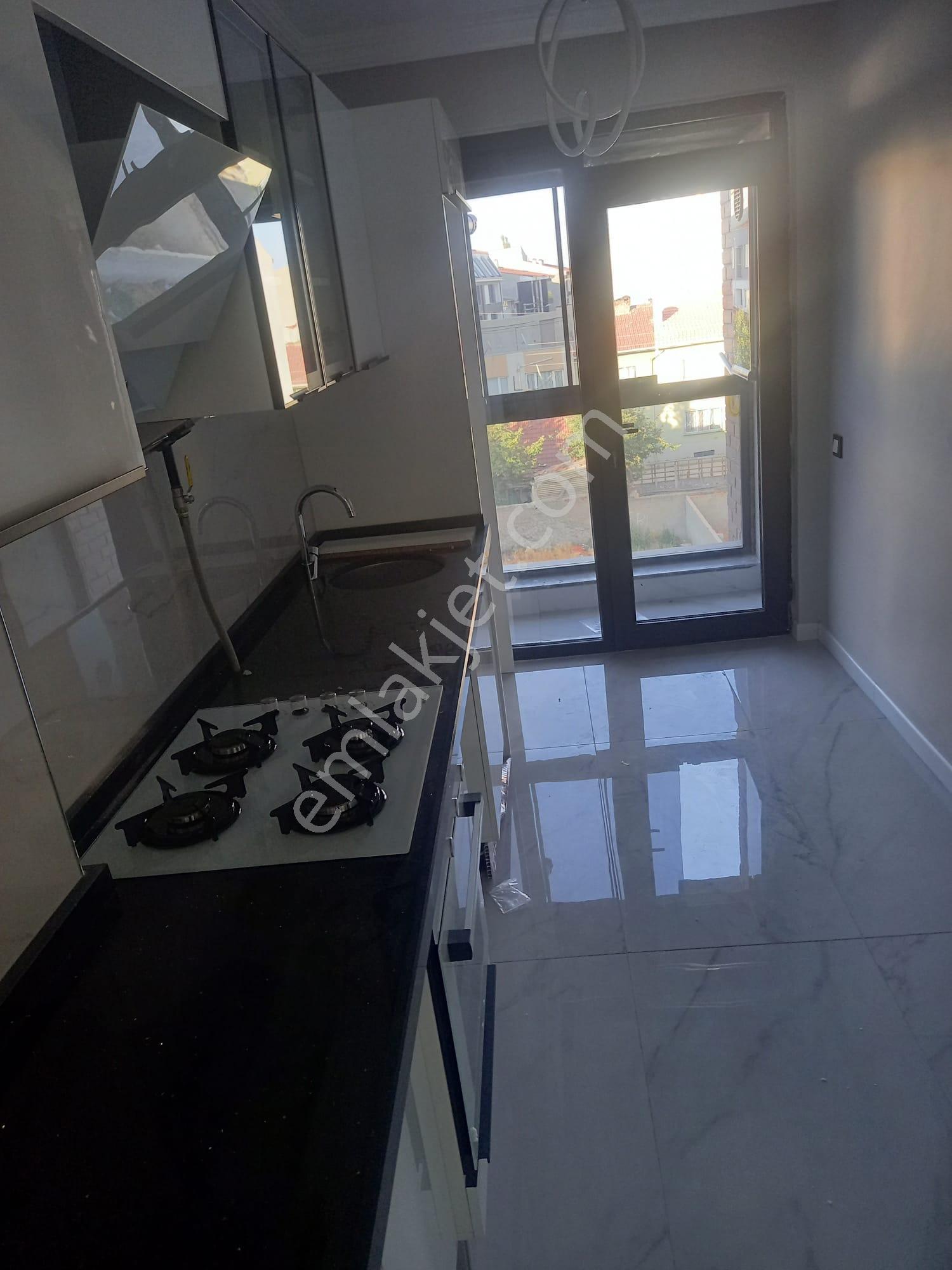 Recep Ümit'ten Esenli Caddesi Yanında Satılık Asansörlü -ferah 2+0 Lux Daire. - Görsel 9