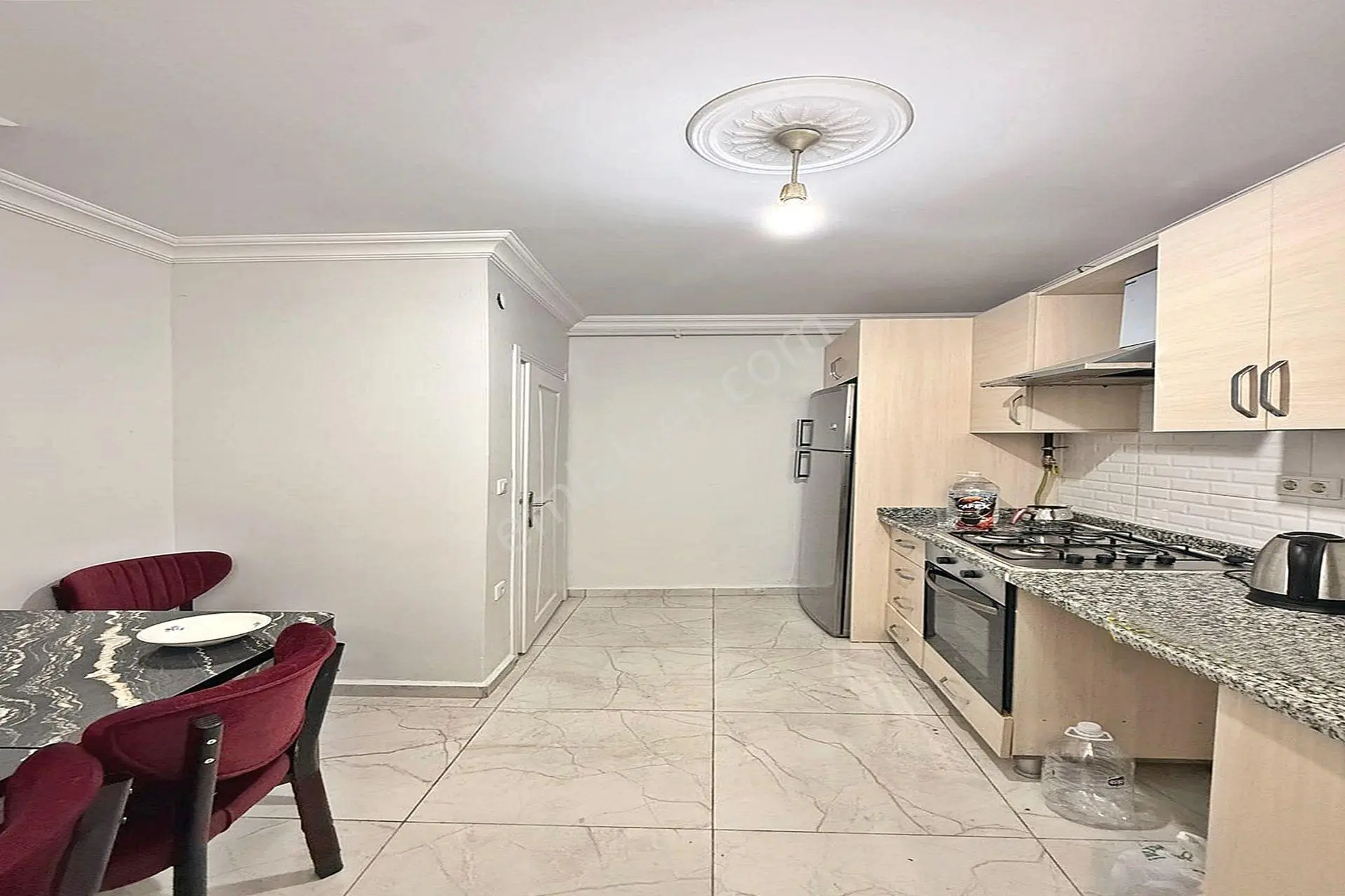 Bahçeşehir'in Dibinde Cadde Üzeri Satılık 2+1 Bahçe Katı Daire - Görsel 4