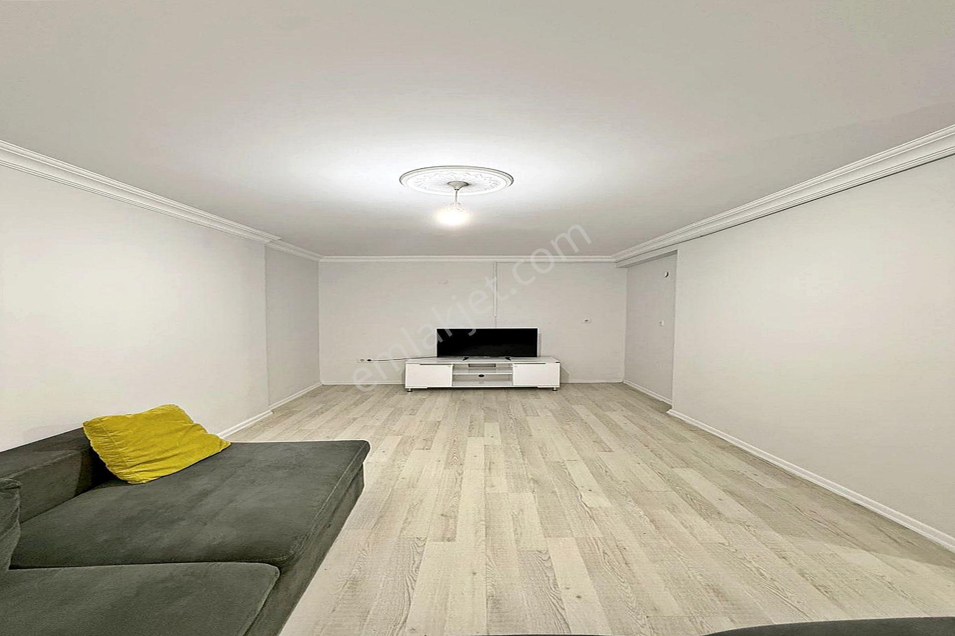 Bahçeşehir'in Dibinde Cadde Üzeri Satılık 2+1 Bahçe Katı Daire - Görsel 7