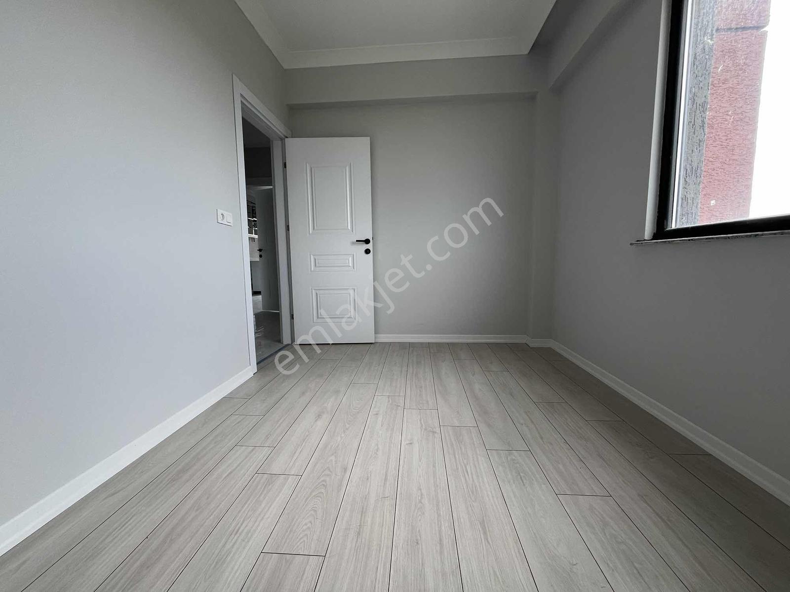 |osmanl|acil Avm Bölgesi Site İçinde E.banyolu 130m2 Satılık 3+1 - Görsel 17