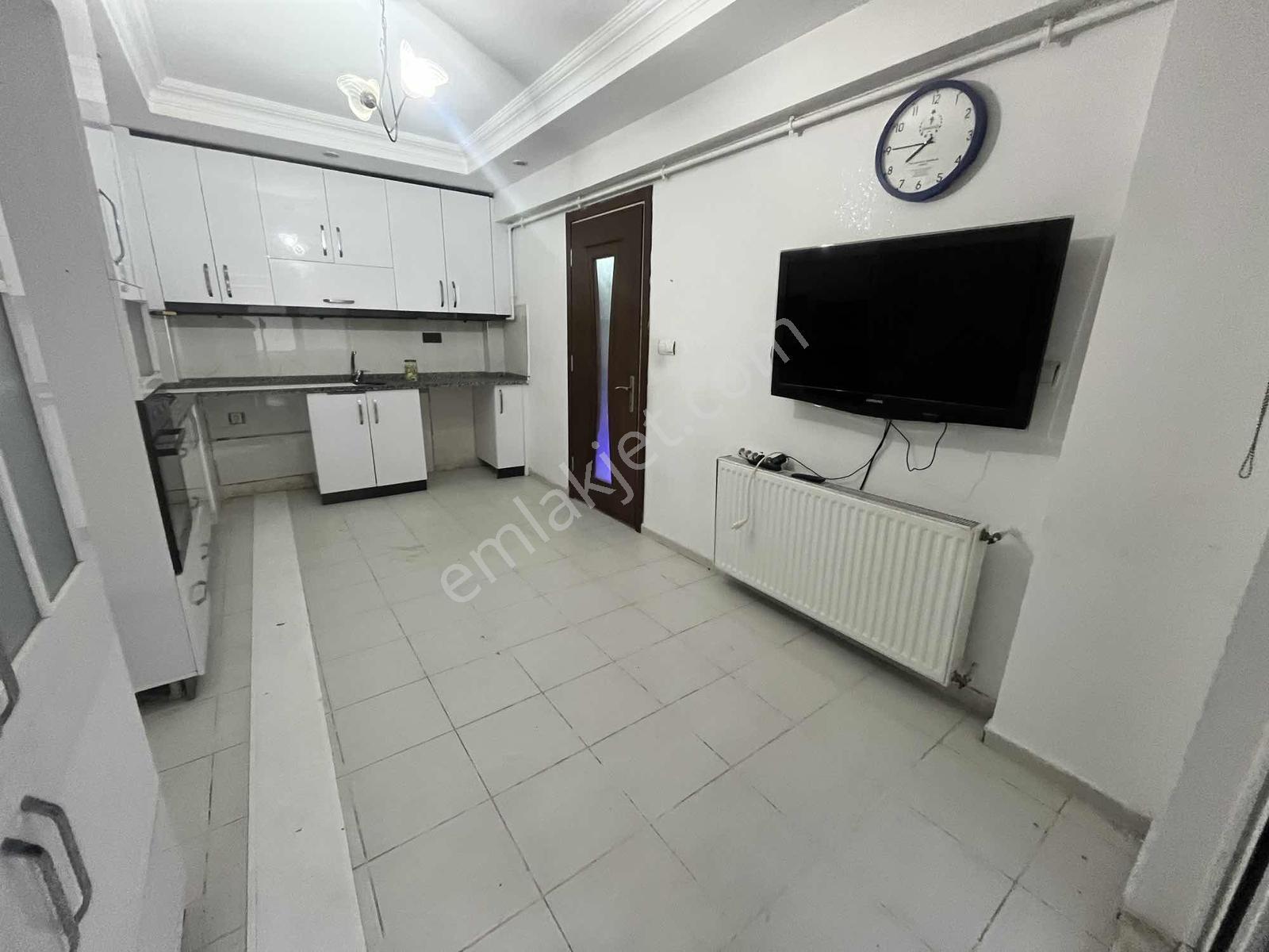 Çaybaşı Caddesi Yanı Aileye Kiralık 2+1 Arakat Daire - Görsel 4