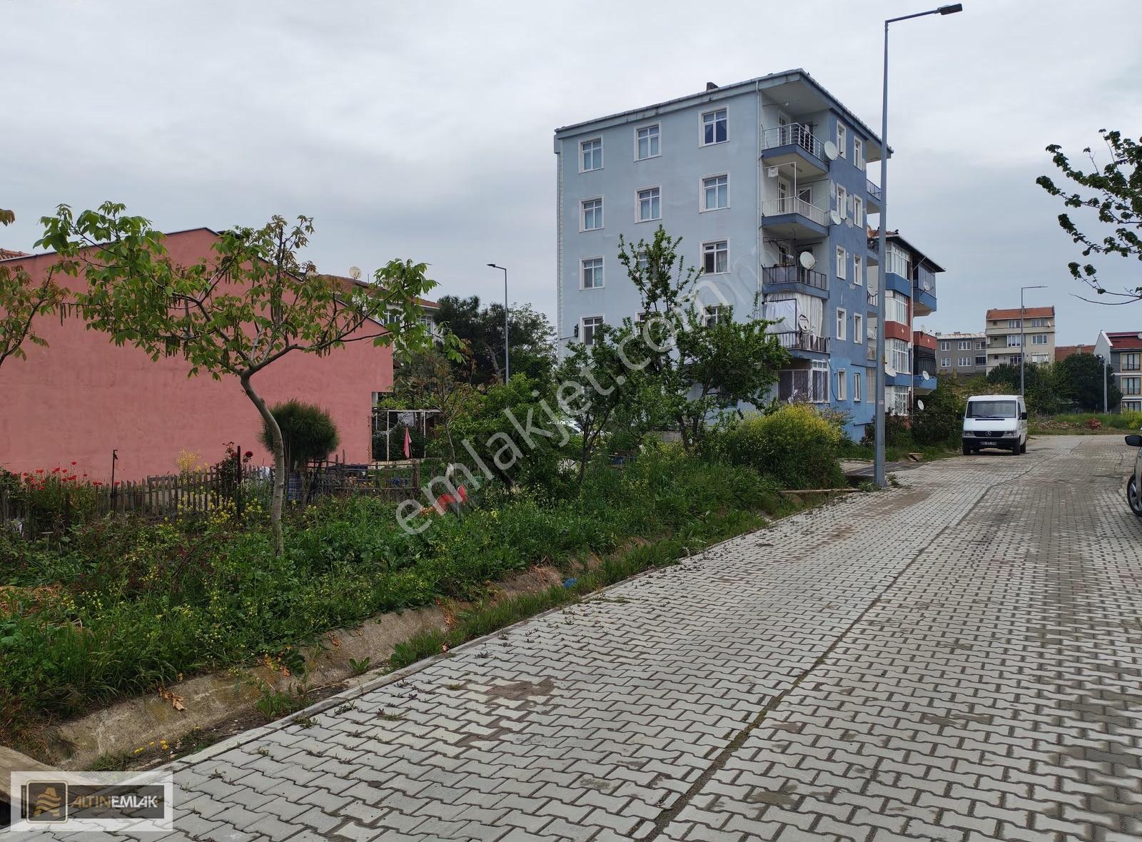 Tekirdağ Altınova Mah.de Satılık 295 M2 Köşe Arsa