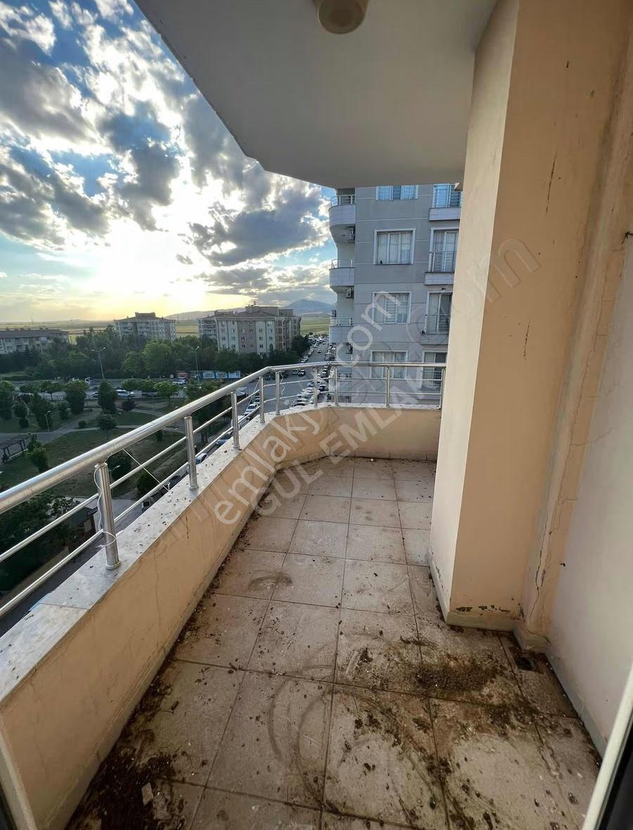 Gül Emlaktan Okul,cami Ve Şehiriçi Durağında Kiralık Daire - Görsel 15