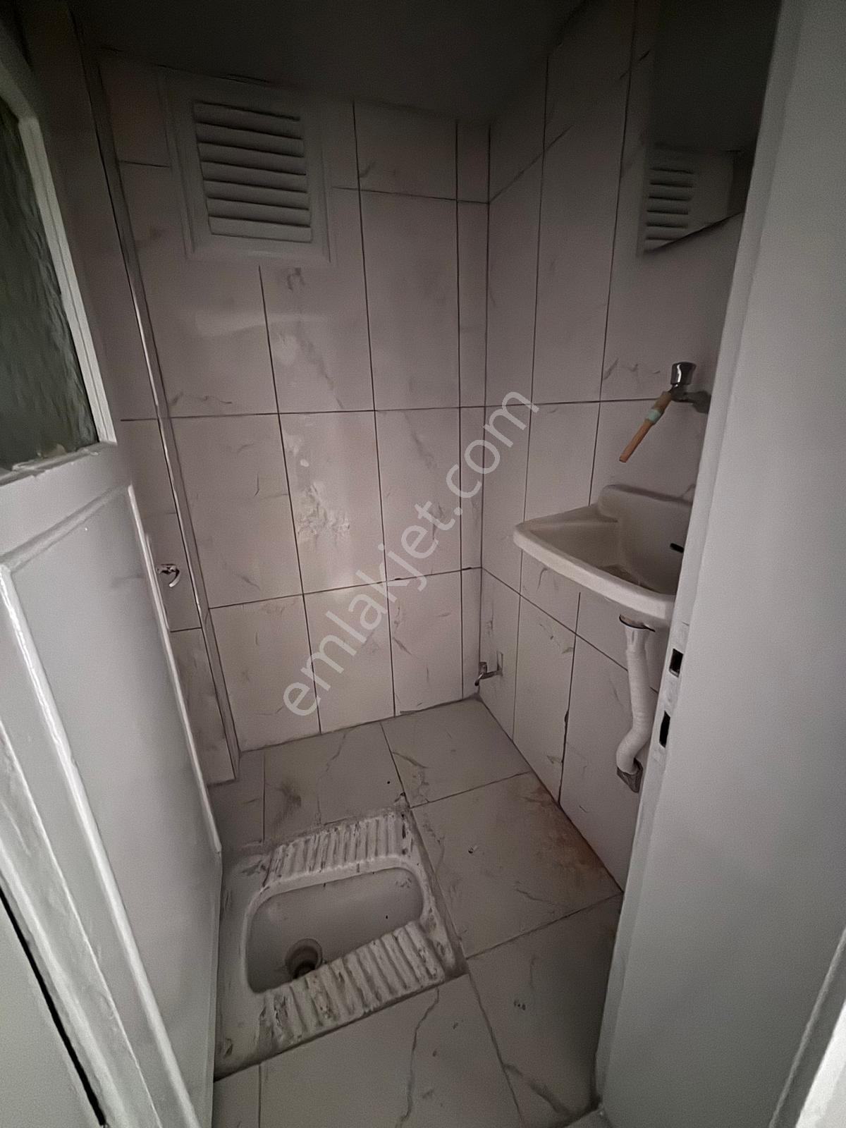 Mimar Sinan Cami Yanında Düz Giriş Satılık 2+0 Bakımlı Daire - Görsel 9