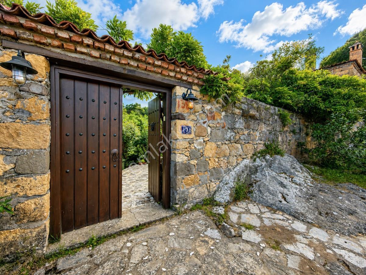 Adatepe Köyünde 2626 M2 Arsa İçerisinde Satılık Müstakil Ev - Görsel 4