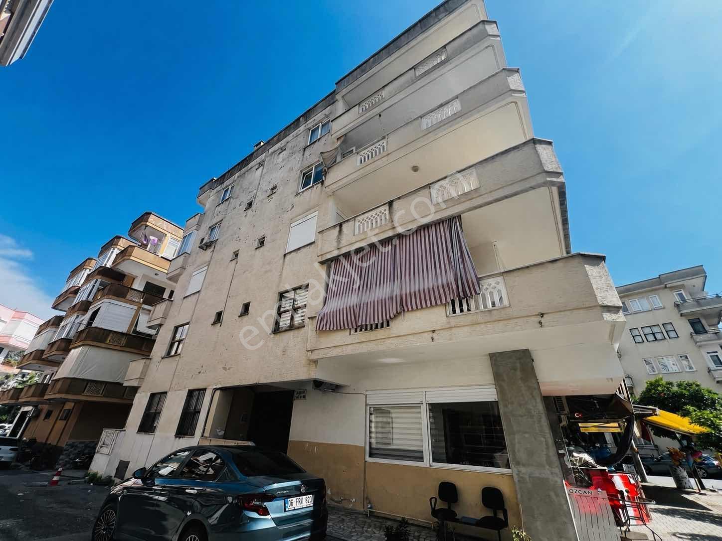Alanya Güllerpınarı Satılık 2+1 Kentsel Dönüşüme Uygun Daire!