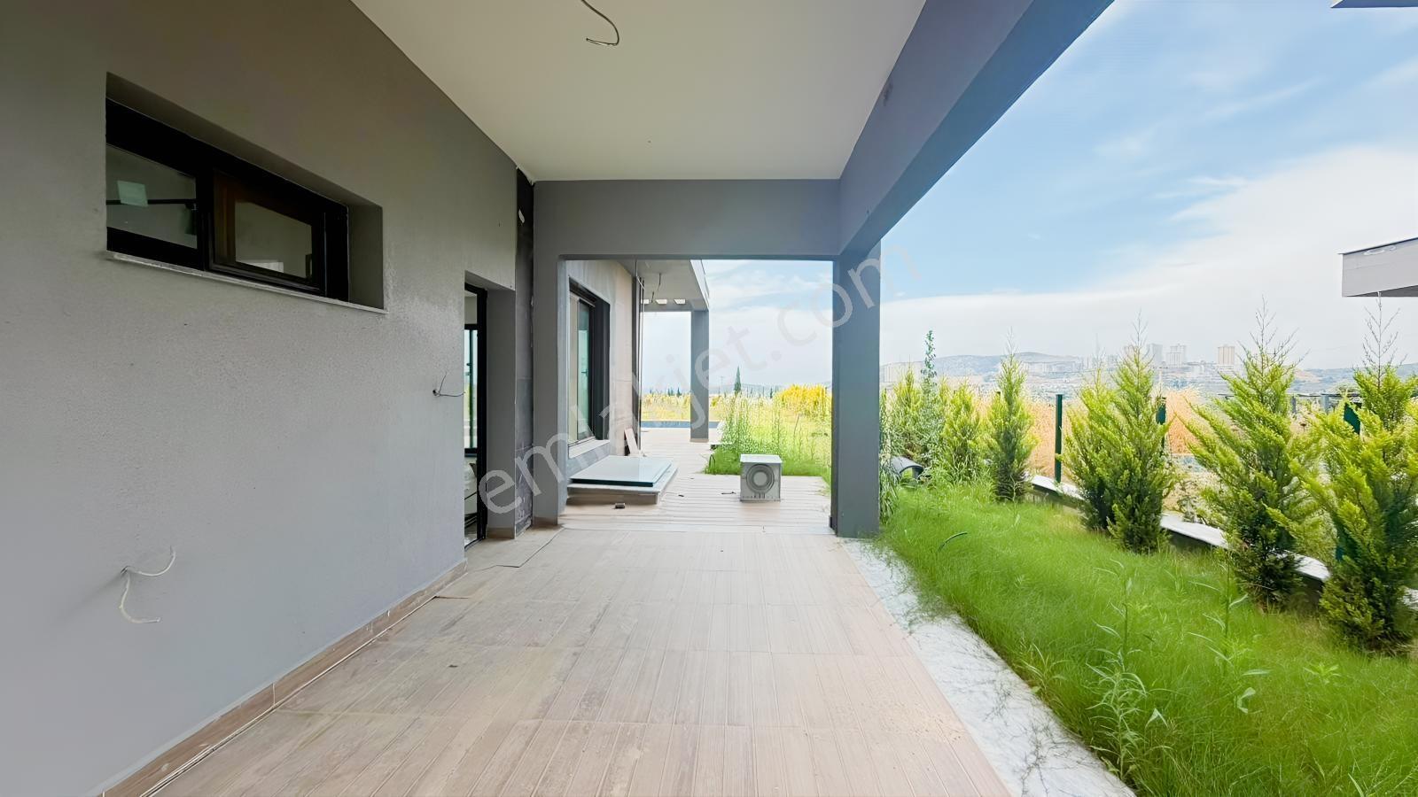 Kuşadasında 1000 M2 Arsa İçnde Deniz Manzaralı,havuzlu Malikane - Görsel 23