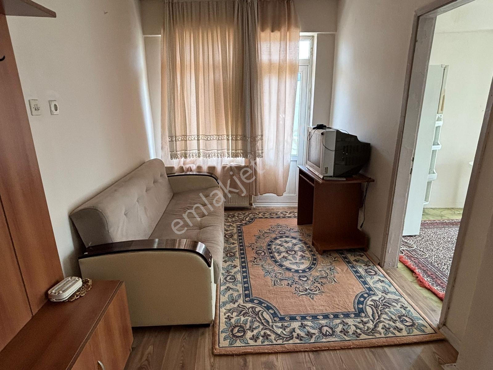 Gölcük Merkezde Eşyalı Kiralık 2+1 Daire